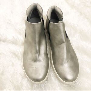 Coconuts by Matisse  Lil Lure Silver Sneakers size 7.5